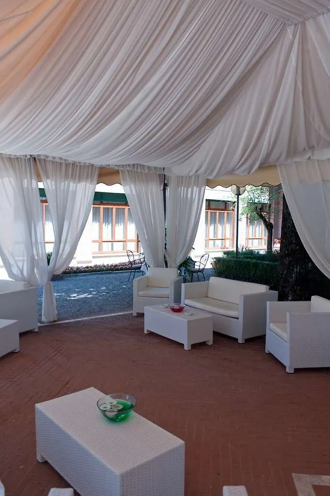Hotel Villa Il Patriarca Chiusi 4*,