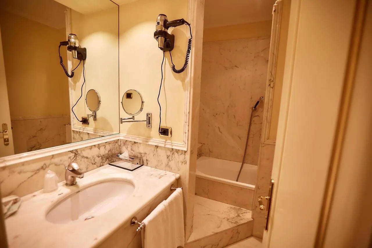 Hotel Villa Il Patriarca Chiusi 4*,  Italy