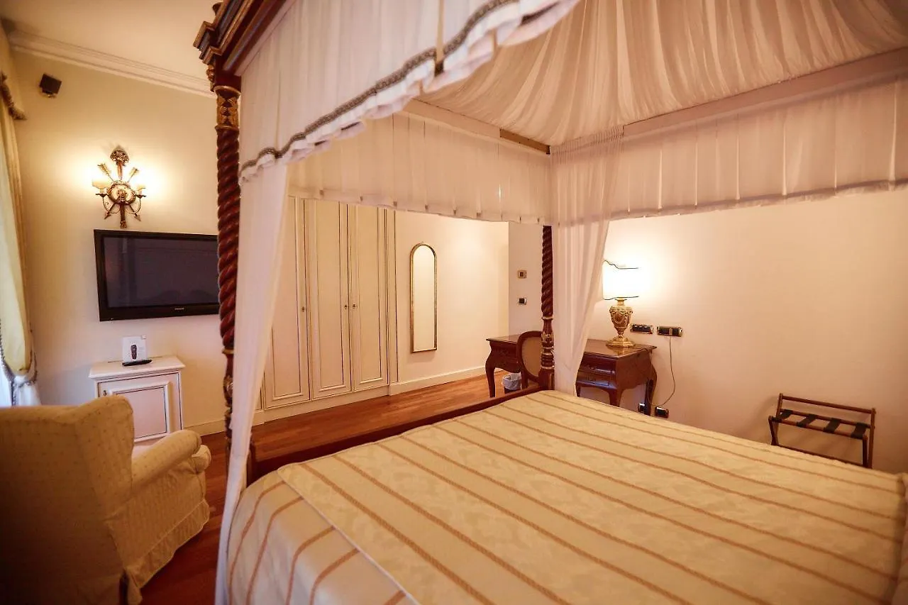 Hotel Villa Il Patriarca Chiusi 4*,